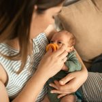 Assistante maternelle accueillant des enfants en MAM - article Mam et Mom